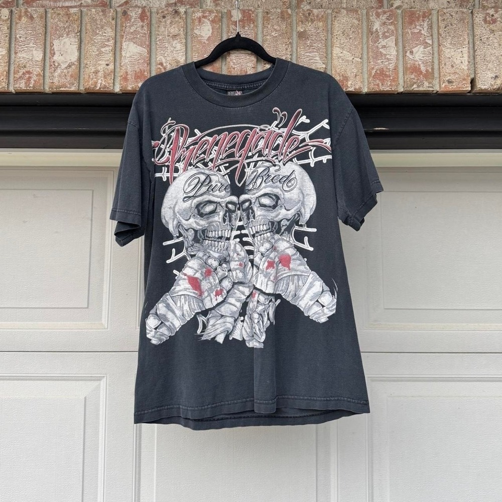 FADED BLACK RENEGADE Y2K "FIGHTING SKULLS" GRAPHIC TEE